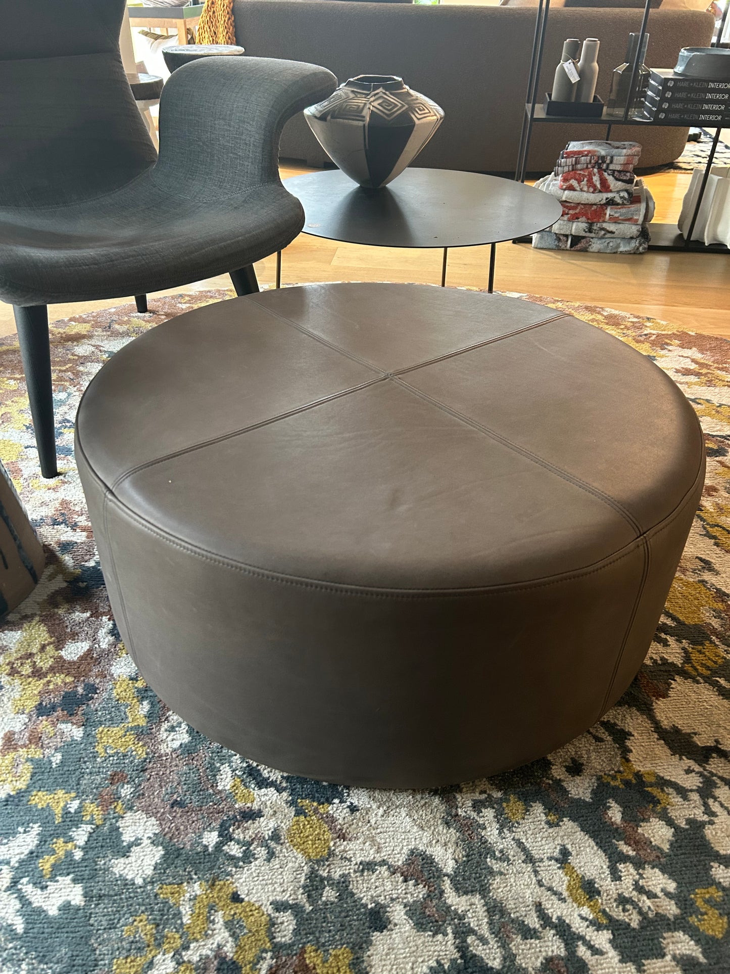 Round Ottoman - Premium (Cassowary)