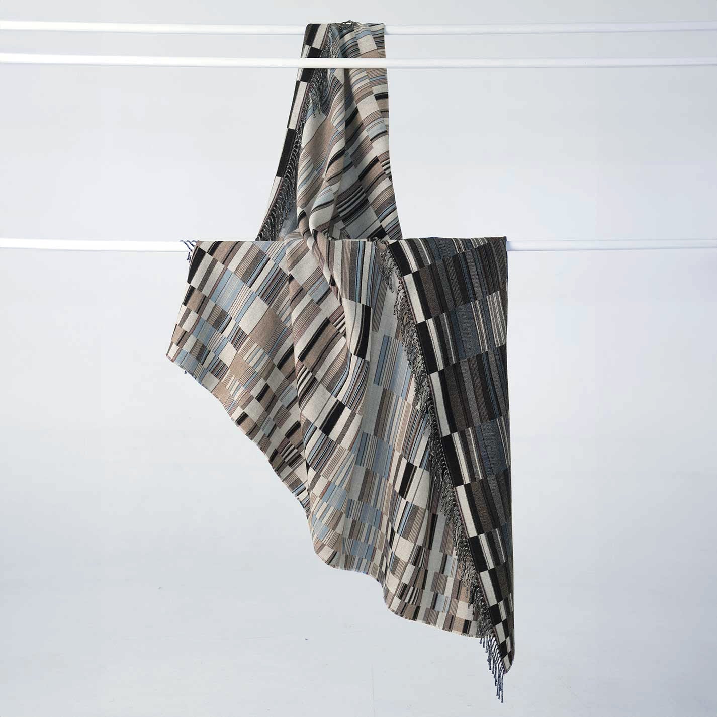 Ilford_Throw_Mirage-Air_Dowel_Drape_APT91