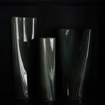 Pinch vase | Charcoal