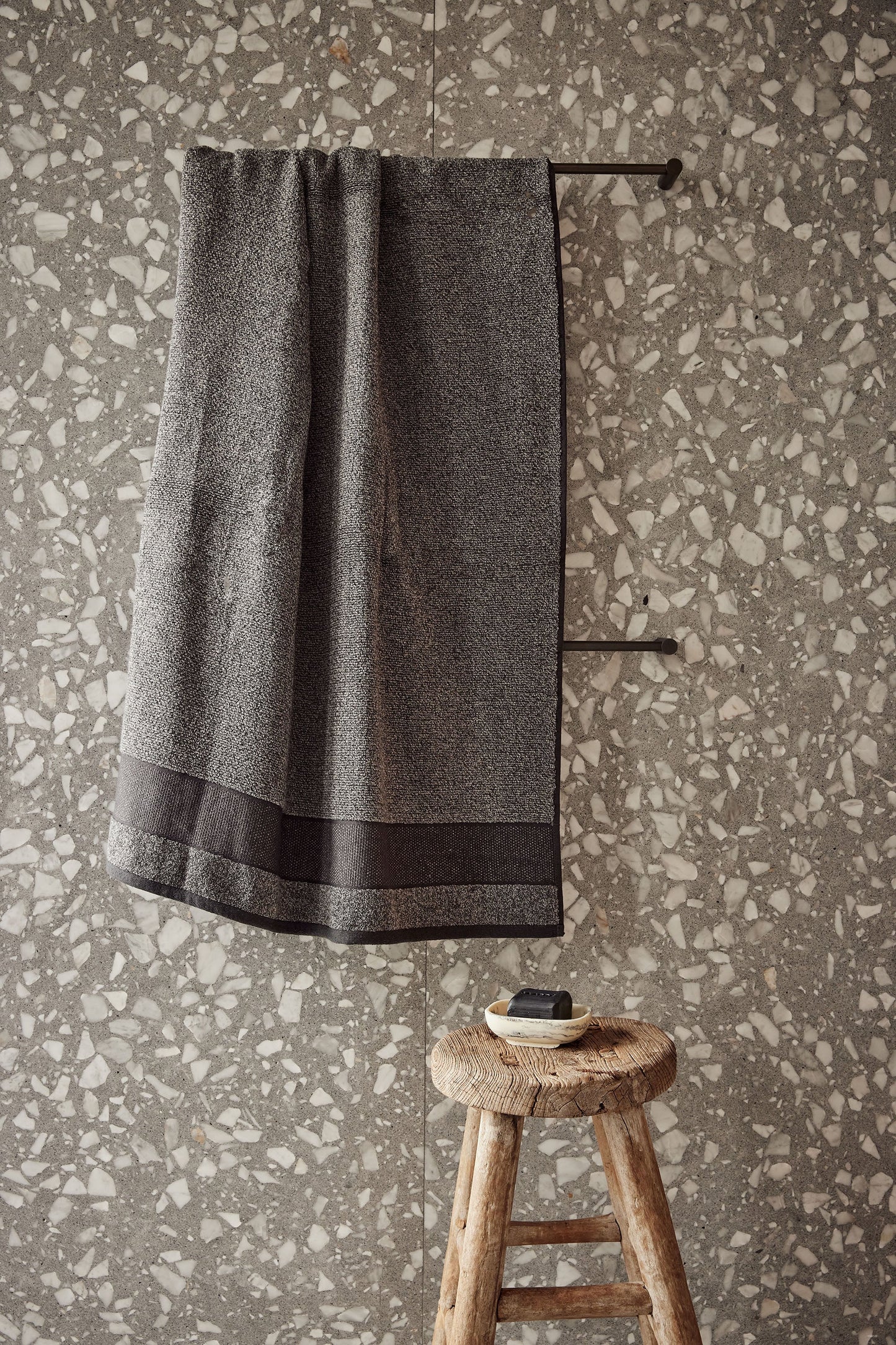 Cocoon Bath Towel| Charcoal by Saardè