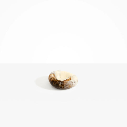 dinosaur_designs_DSHPLNDRFM_medium_drift_dish_light_horn_APT91