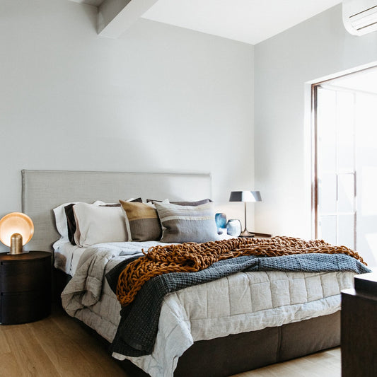 Headboard and bed