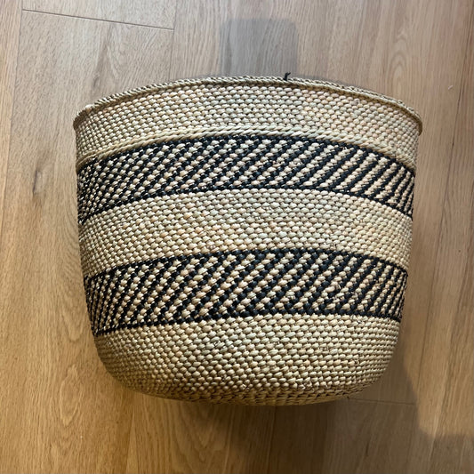 Iringa Trad + Black Basket