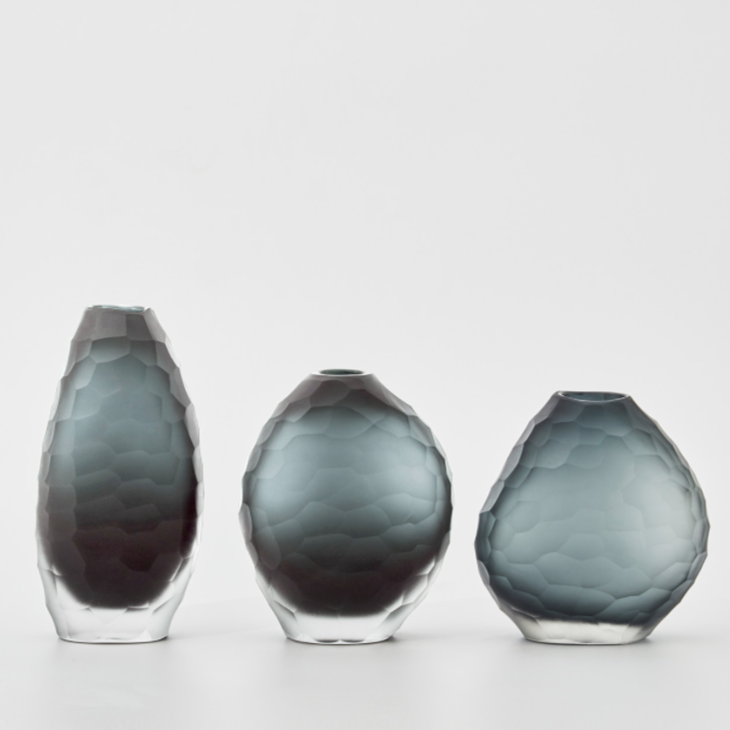 Calypso Vase: Smoke