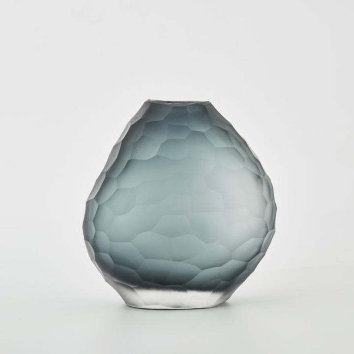 Calypso Vase: Smoke